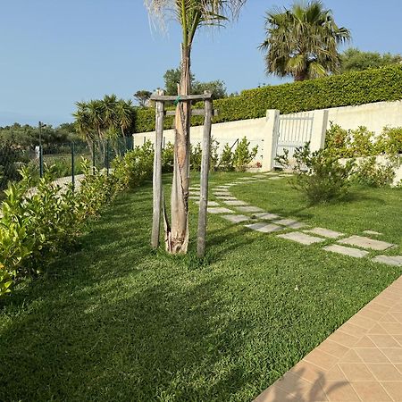 Villa Dei Fiori Дзамброне Екстериор снимка